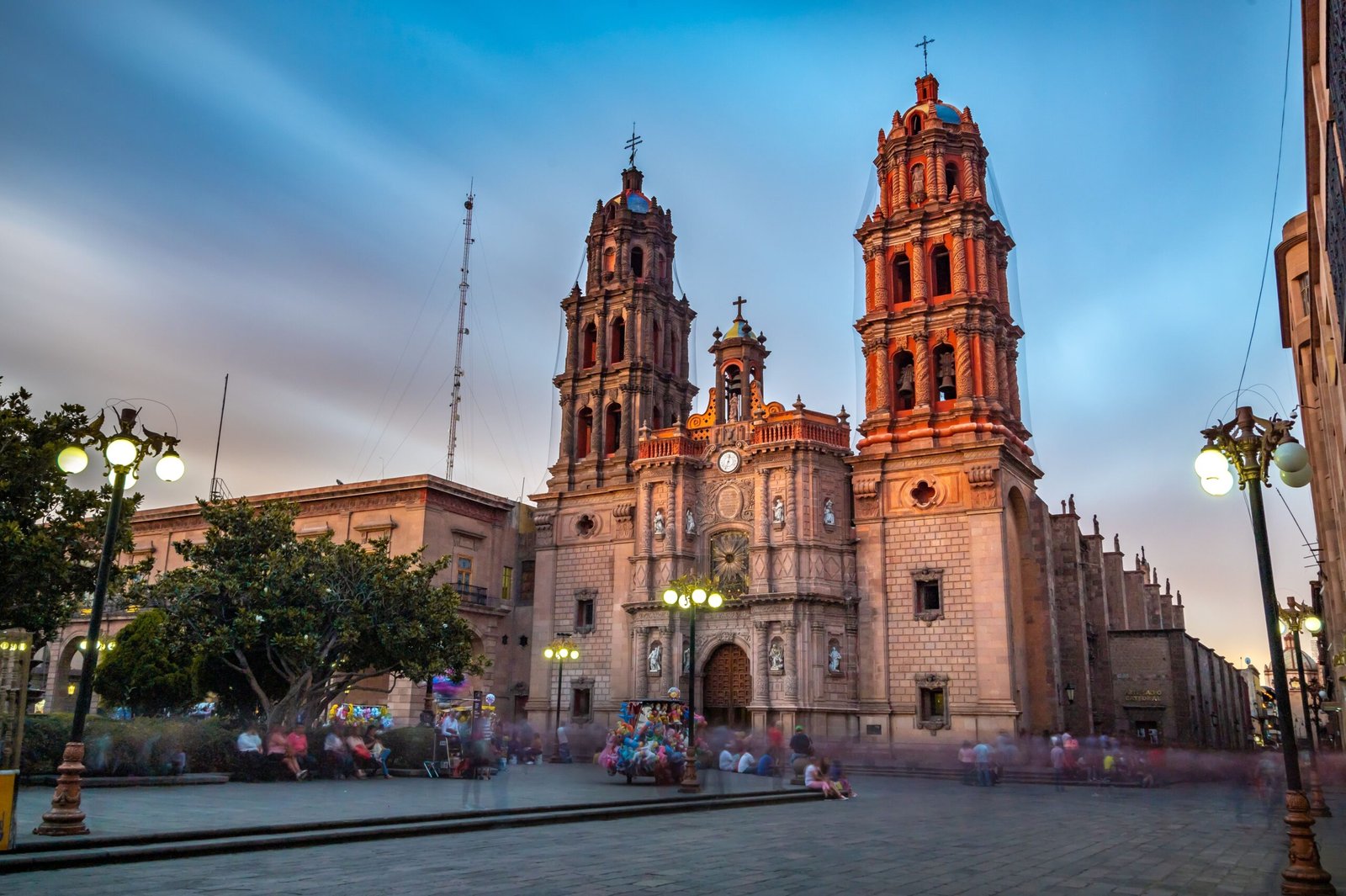 Catedral_SLP_cielo-min